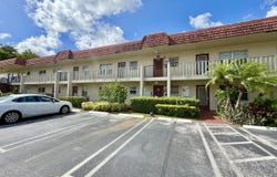 19 Abbey Lane, Delray Beach, FL 33446