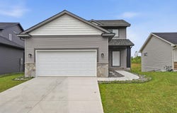 977 45th Avenue NE, Saint Cloud, MN 56304