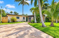 7140 Meade St, Hollywood, FL 33024
