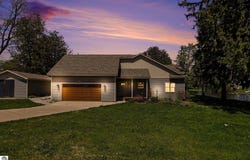 7774 E State Street, Central Lake, MI 49622