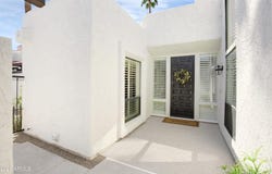 4438 E CAMELBACK Road, Phoenix, AZ 85018