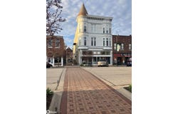 51 E Broadway #302 Avenue Unit 302, Fairfield, IA 52556