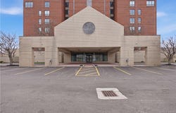 207 Admirals Circle, Buffalo, NY 14202
