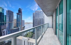 55 SE 6th St, Miami, FL 33131