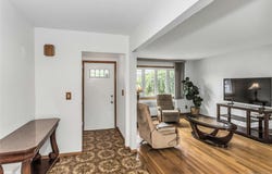 43 Grohmans Lane, Plainview, NY 11803