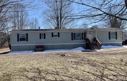 21 Daniel Drive, Lyndon, VT 05851