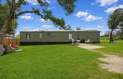 125 Villa Ridge Dr, Poteet, TX 78065