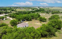 2901 S Main St, Taylor, TX 76574