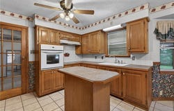 3 Hilltop PL, Van Buren, AR 72956