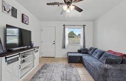 116 N McKenzie Street, Weatherford, OK 73096