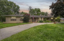 24319 Tamarack Trail, Southfield, MI 48075