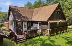 162 Indian Drive, Greentown, PA 18426