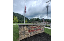 108 Grace St, Hinton, WV 25951