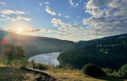 35322 River Rd, Lenore, ID 83541