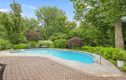 331 Brookside Circle, Wheaton, IL 60187