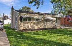 29918 Manhattan Street, Saint Clair Shores, MI 48082