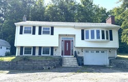 902 Eastern Avenue, Augusta, ME 04330