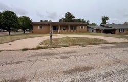901 E Burnside Street, Rotan, TX 79546