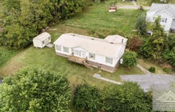 105 Montgomery St., BLUEFIELD, VA 24605