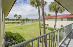 27 Pine Arbor Lane, Vero Beach, FL 32962