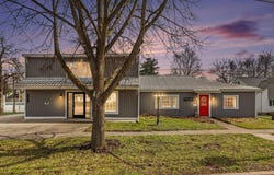 207 Exchange Street, Marshall, MI 49068