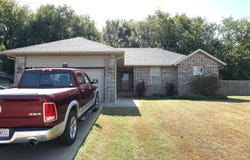 230 E Lapis Avenue, Republic, MO 65738