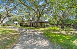 113 Krupka St, Columbus, TX 78934
