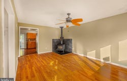 120 E PARK Avenue, WILLIAMSTOWN, NJ 08094
