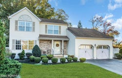 38 Hyer Court, Aberdeen, NJ 07747