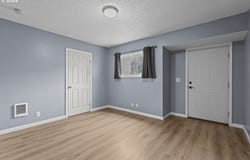 1102 COWLITZ Way, Kelso, WA 98626