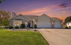 9424 Greyhawk Drive, Fort Wayne, IN 46835