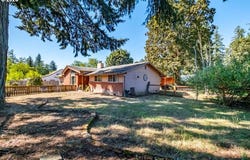 960 GRAPE St, SweetHome, OR 97386