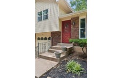 513 S Cardinal Drive, Olathe, KS 66062