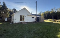 1030 Sunshine Road, Deer Isle, ME 04627