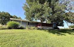 165 BIRCH Lane, Petersburg, IL 62675