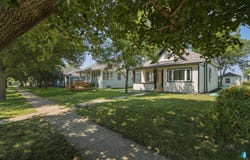 517 Center Ave, Garretson, SD 57030