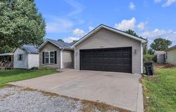 411 E 6th Street, Cameron, MO 64429