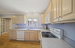 38 Grove St, Kingston, MA 02364