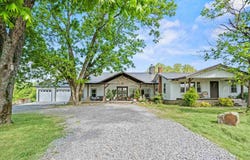 525 County Road 1240, Vinemont, AL 35179