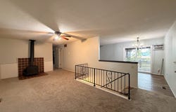 524 Meadowbrook CT, Newton, KS 67114