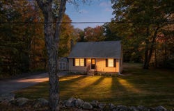 35 School House Rd, Phillipston, MA 01331