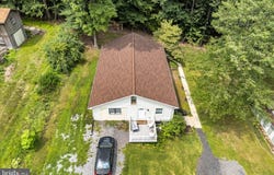 4 ALBERT Lane, DILLSBURG, PA 17019
