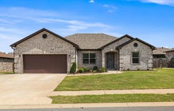 33 Cimarron Cir, Cabot, AR 72023