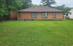 318 Milligan DR, Pittsburg, TX 75686