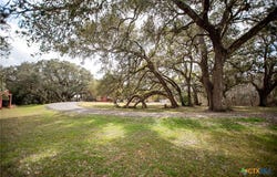 363 Kolle Street, Inez, TX 77968