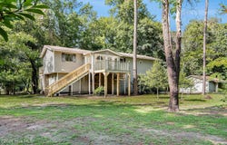 105 Whitestocking Ext, Burgaw, NC 28425