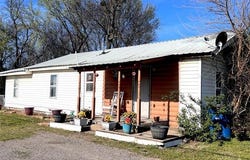31 W 8th Street, Kiowa, OK 74553