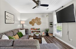 804 Monroe St, La Grange, KY 40031