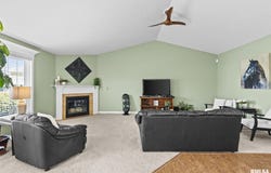 1621 MAGNOLIA Drive, Chatham, IL 62629