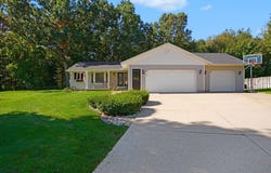 14314 Sunview Drive, Holland, MI 49424
